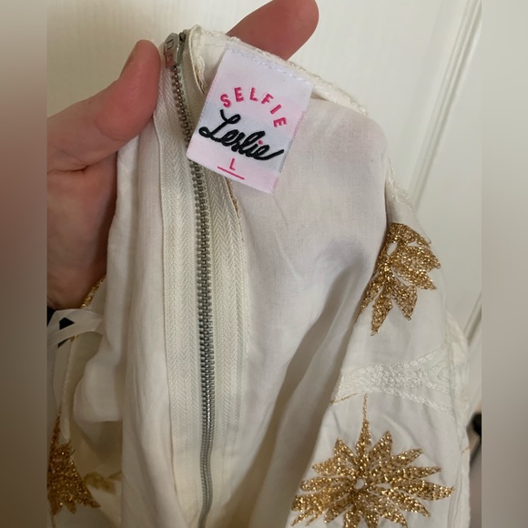 Selfie Leslie White Lace and Gold Glitter Embroidered Crop Top - Picture 7 of 9